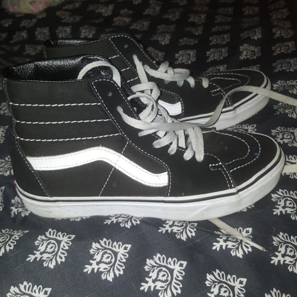 High-top black vans - Picture 1 of 1